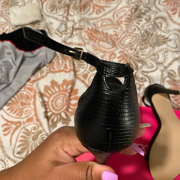 Brand new, simple, minimal black heeled sandal - Picture 4 of 6